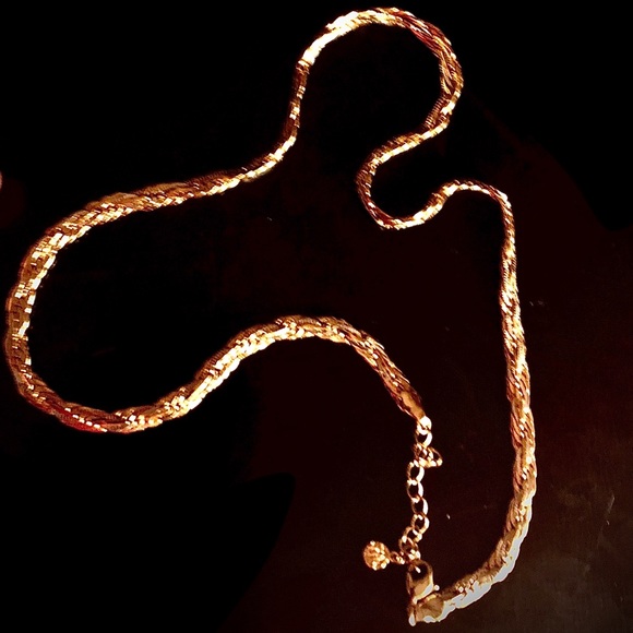 Vintage Jewelry - 🇨🇦On Trend Vintage Gold Chain